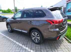 MITSUBISHI Outlander 2.4 CVT Instyle