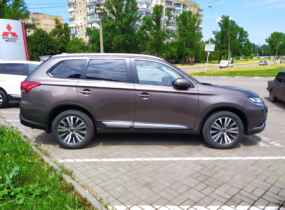 MITSUBISHI Outlander 2.4 CVT Instyle