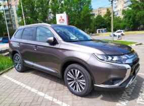 MITSUBISHI Outlander 2.4 CVT Instyle