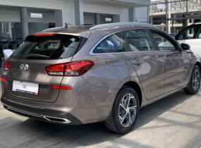 Hyundai i30 PD 1.5 WGN Style AT