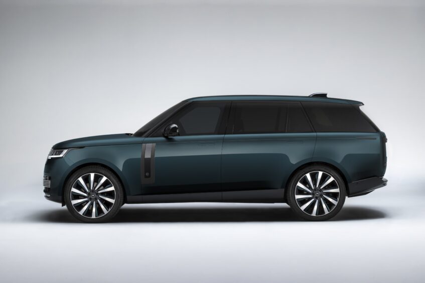 ВДОСКОНАЛЕНІ ВЕРСІЇ RANGE ROVER  ТА ЕКСКЛЮЗИВНІСТЬ ВІД ВІДДІЛУ SV BESPOKE
