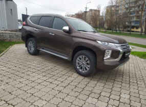 Mitsubishi Pajero Sport AT Intense