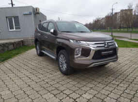 Mitsubishi Pajero Sport AT Intense