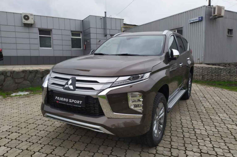 Mitsubishi Pajero Sport AT Intense
