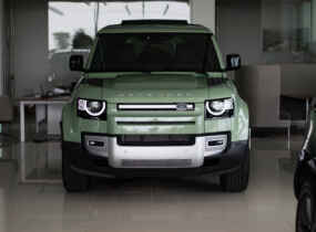 Новий Land Rover Defender 2023