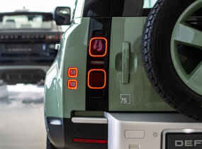 Новий Land Rover Defender 2023
