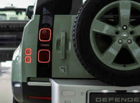 Новий Land Rover Defender 2023