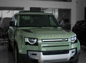 Новий Land Rover Defender 2023