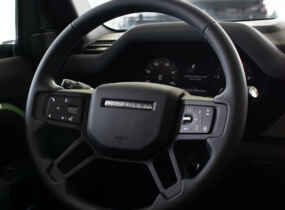 Новий Land Rover Defender 2023