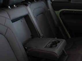 Новий Land Rover Defender 2023