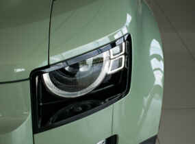 Новий Land Rover Defender 2023