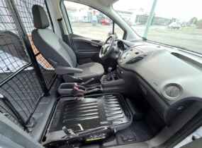 Ford Transit Courier Van Бензиновий