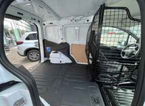 Ford Transit Courier Van Бензиновий