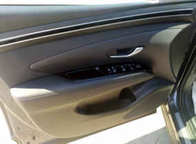HYUNDAI TUCSON NX4 2.0 AT ELEGANCE
