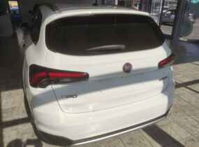 Fiat Tipo SW Cross AT Hybrid