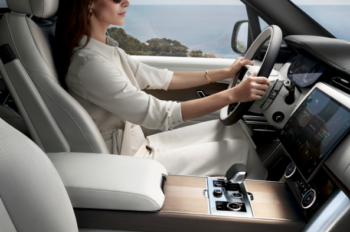 ВІДЧУЙТЕ СПРАВЖНЮ РОЗКІШ ТА ПРОДУКТИВНІСТЬ  НОВОГО RANGE ROVER НА ТЕСТ-ДРАЙВІ