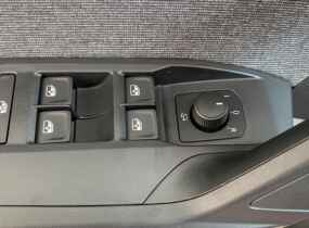 SEAT Arona 1.6 MPI 6-AT (Made in Spain)