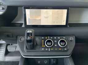 Land Rover Defender 110