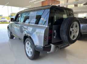 Land Rover Defender 110