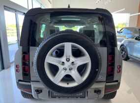 Land Rover Defender 110