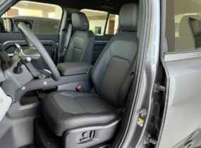 Land Rover Defender 110