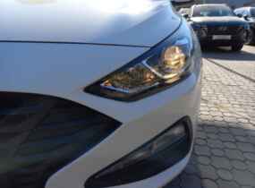 HYUNDAI i30 1.5 6AT Classic WGN