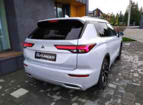 Mitsubishi New Outlander 2.5 CVT Ultimate