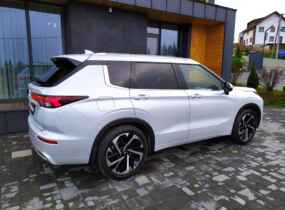 Mitsubishi New Outlander 2.5 CVT Ultimate