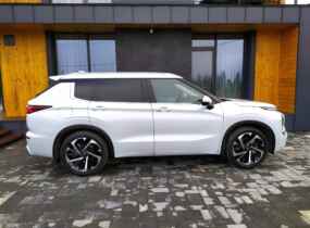 Mitsubishi New Outlander 2.5 CVT Ultimate