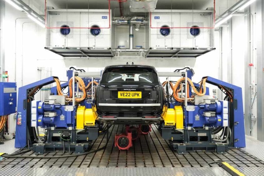 JLR ВІДКРИВАЄ ІННОВАЦІЙНИЙ ВИПРОБУВАЛЬНИЙ КОМПЛЕКС ДЛЯ ЕЛЕКТРОМОБІЛІВ ТА ЕЛЕКТРИФІКУЄ ЗАВОД У СЛОВАЧЧИНІ