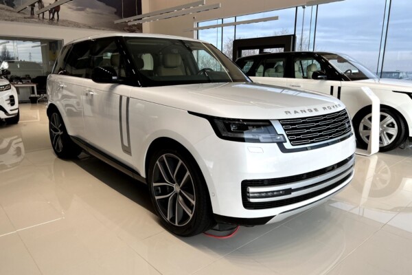 Купити Новий Range Rover 2023 2023 2997 / 350к.с. / Дизель новий