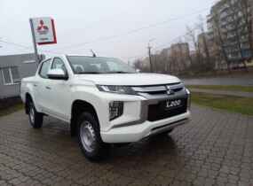 MITSUBISHI L200 2.4 TD MT Invite