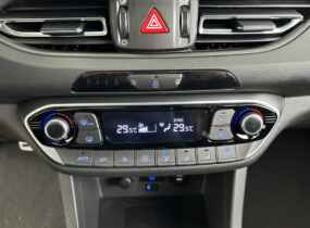 Hyundai i30 PD FL 1.5 WGN AT