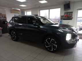 MITSUBISHI Outlander 2.5 CVT Ultimate