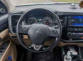 MITSUBISHI Outlander 2.4 CVT SE