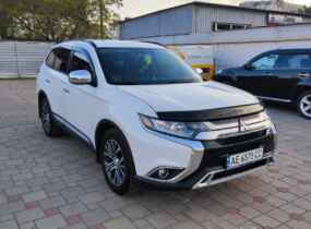 MITSUBISHI Outlander 2.4 CVT SE