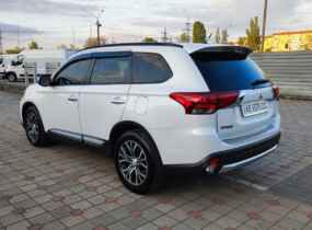 MITSUBISHI Outlander 2.4 CVT SE