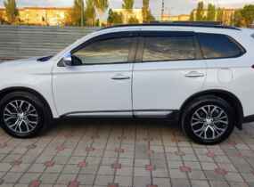 MITSUBISHI Outlander 2.4 CVT SE