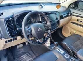 MITSUBISHI Outlander 2.4 CVT SE