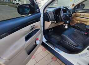 MITSUBISHI Outlander 2.4 CVT SE