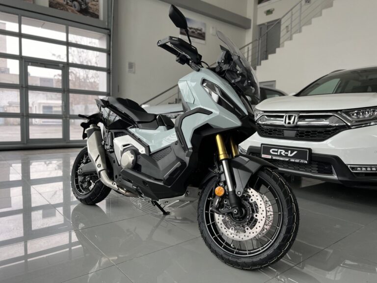 Нова Honda X-ADV 750