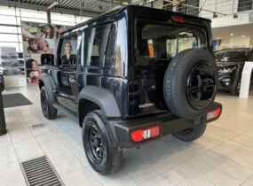 Suzuki Jimny 1.5 MT