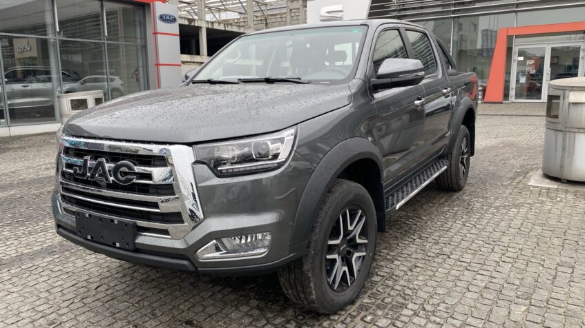 JAC T8