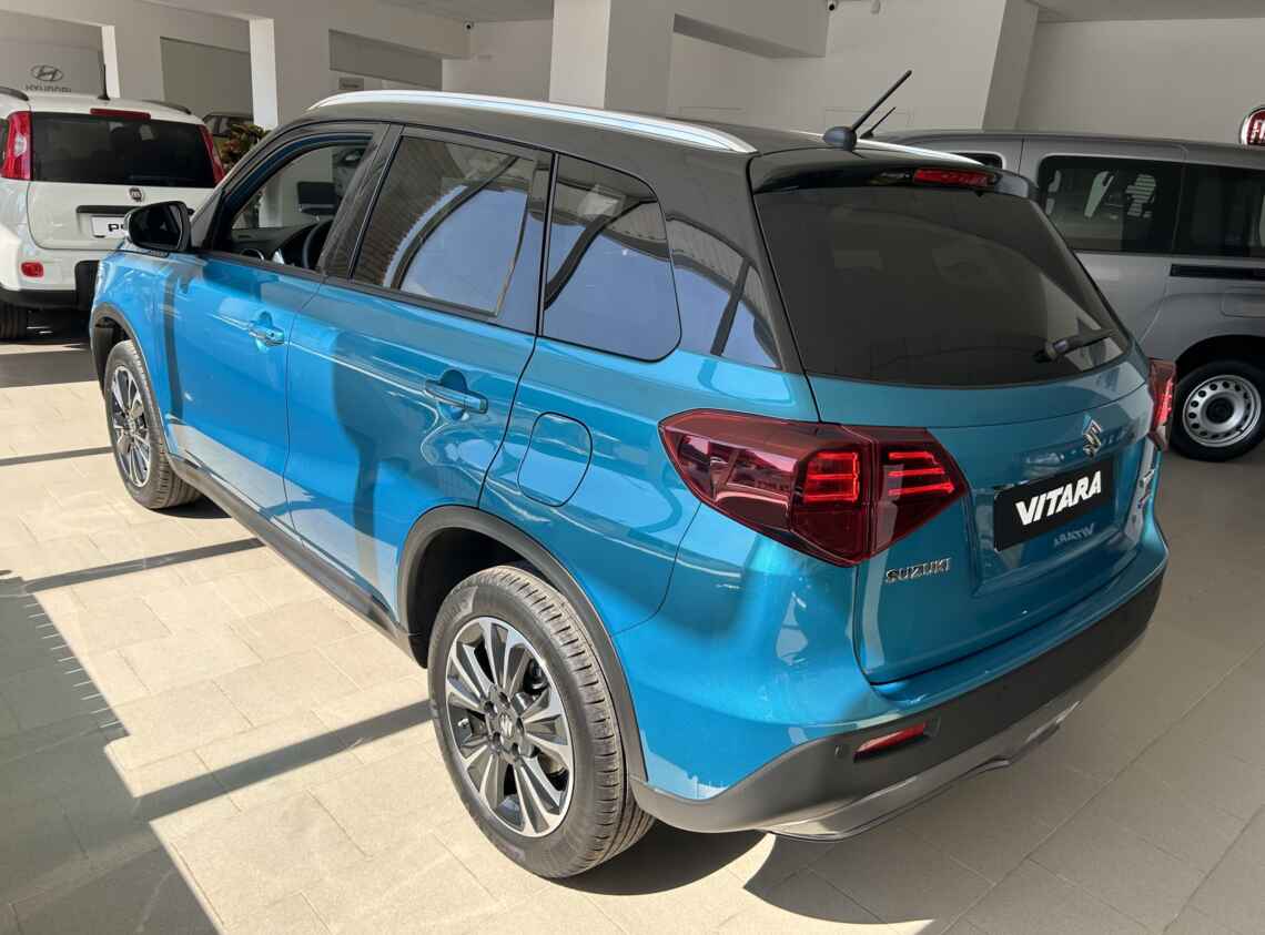 suzukitharu77 3840px-2024_Suzuki_Vitara_(