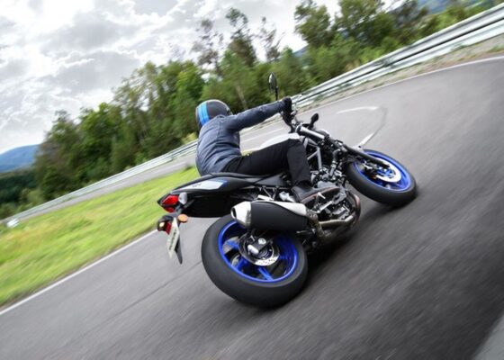 SV650
