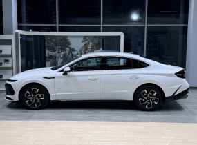 Hyundai Sonata 2.5 GDi Premium 8AT