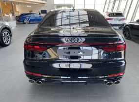 Audi S8 2025