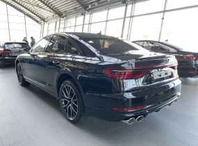 Audi S8 2025