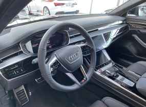Audi S8 2025
