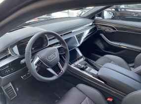 Audi S8 2025